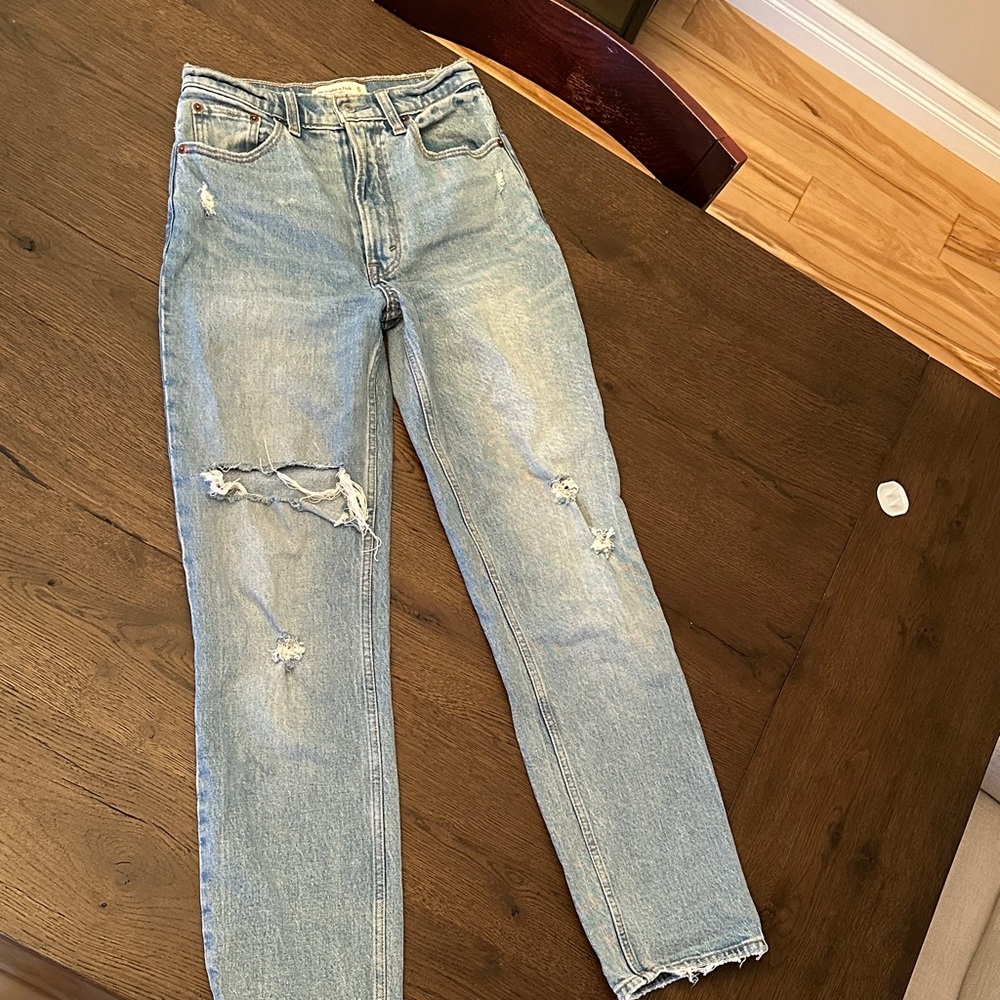 Abercrombie & Fitch Women’s Denim Jeans in Light Blue - Picture 2 of 5